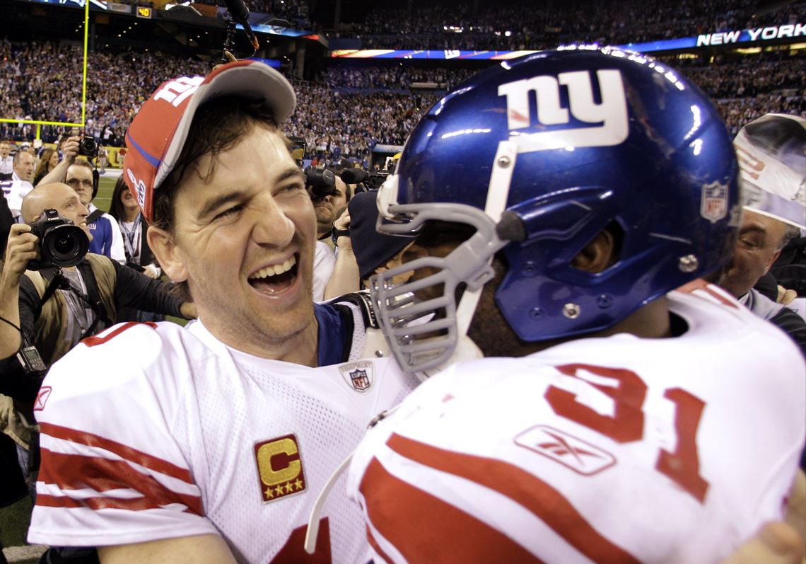 Eli Manning Loses Third Straight Manning Bowl, Is at Least Better Than  Peyton at Bowling