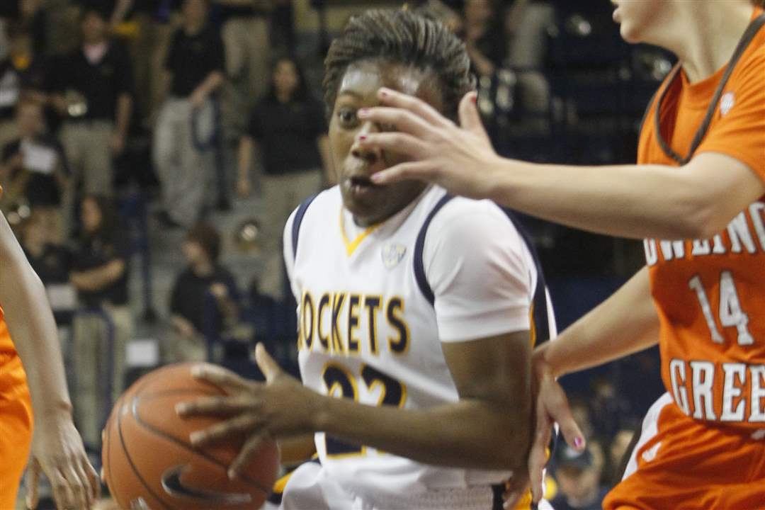 UT-s-Andola-Dortch-drives-past-BGSU-s-Jessica-Slagle