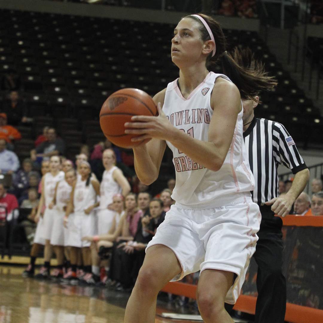 BGSU-Buffalo-Chrissy-Steffen-3-pointer