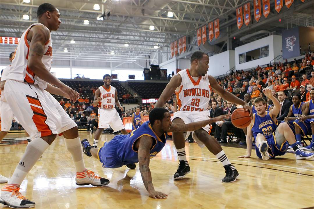 BGSU-guard-Dee-Brown-steals-a-ball-from-Morehead-State-s-Lamont-Austin