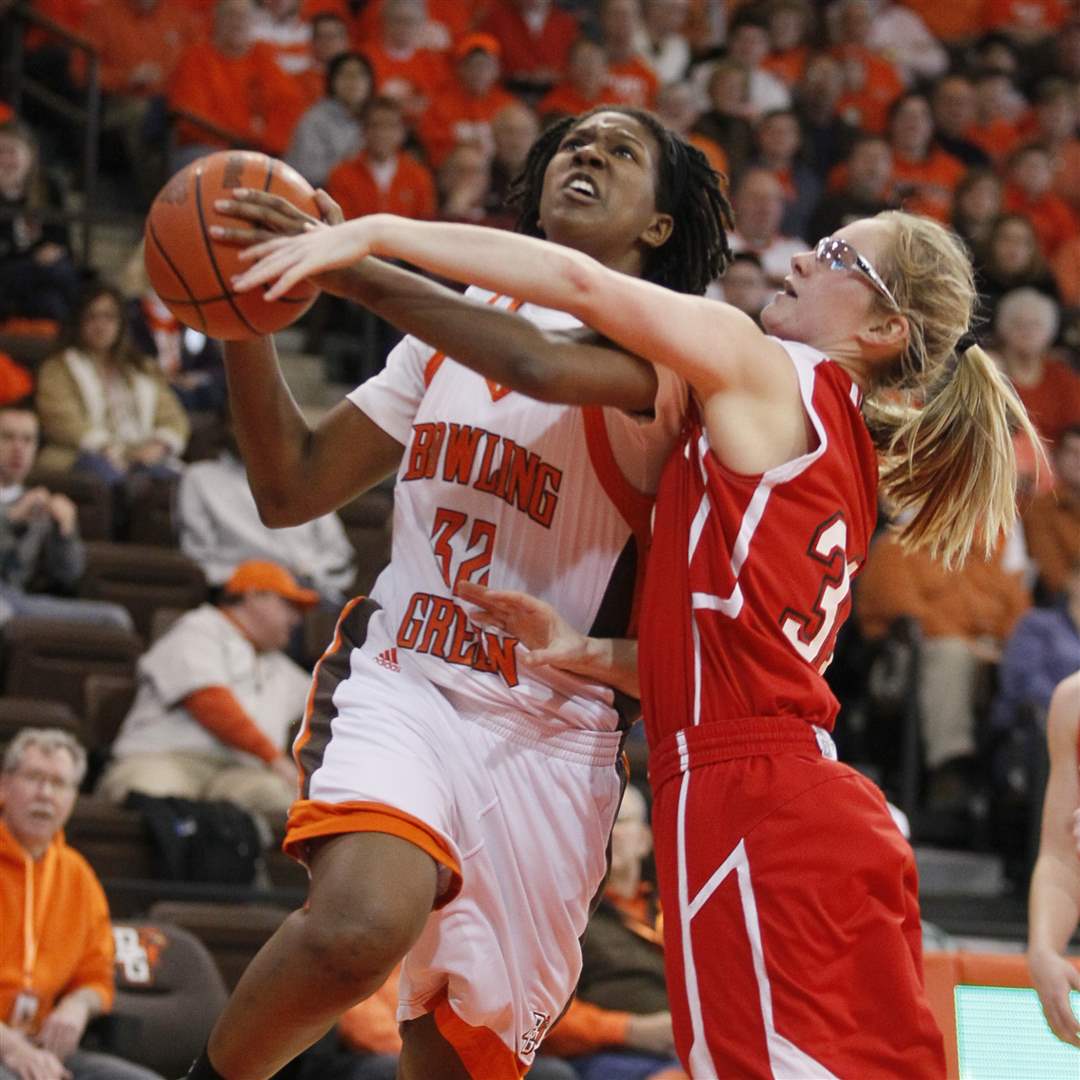 Bowling-Green-s-Alexis-Rogers-32-is-fouled-by-Miami-s-Haley-Robertson