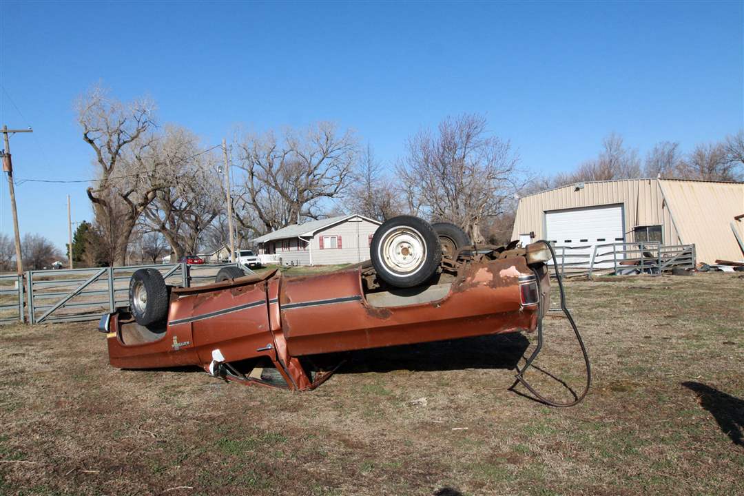 Severe-Weather-Hutchinson-truck