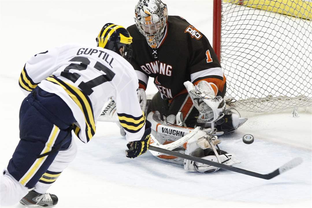 UM-BGSU-hockey-Andrew-Hammond-Alex-Guptil