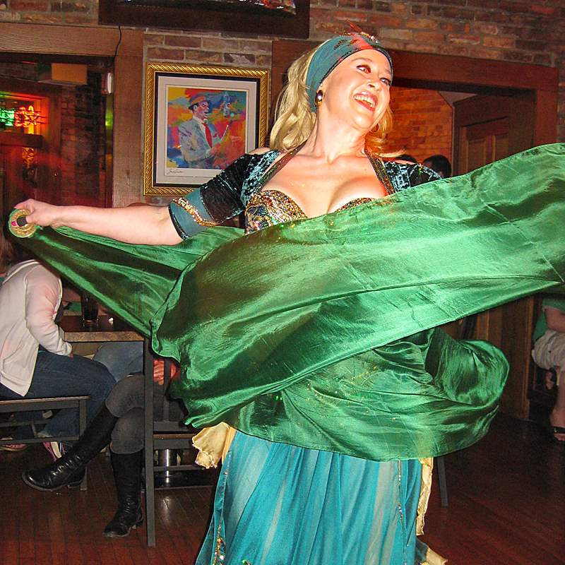 St-Patrick-Manhattans-Bellydancer-Leyla