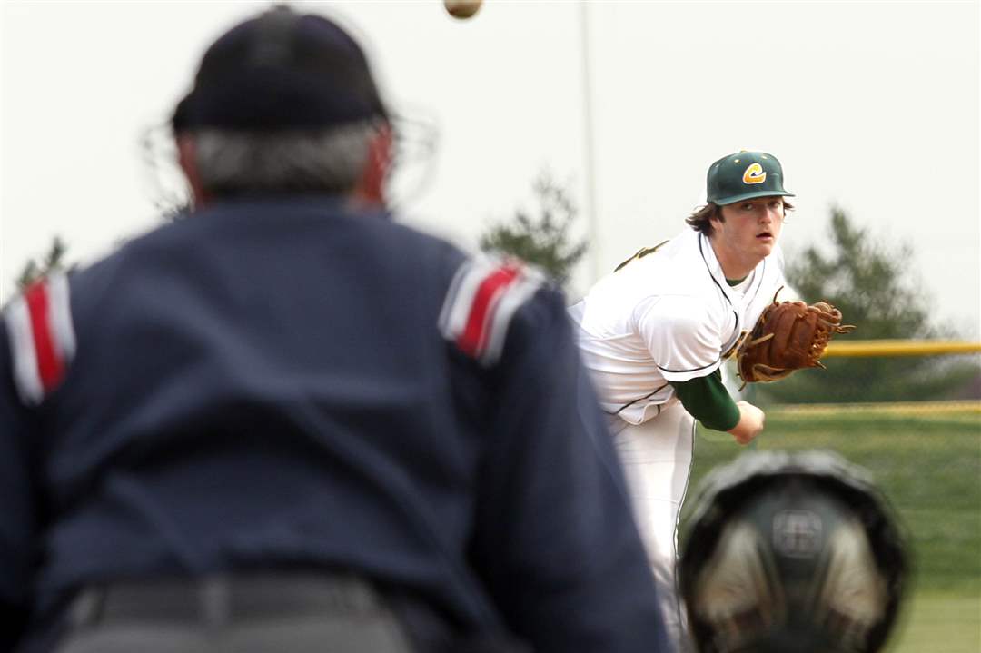 grosjean-throws-against-perrysburg