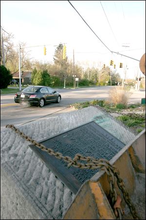 The monument outlines the historic importance of the Great Trail, which extended from Pittsburgh to Detroit.