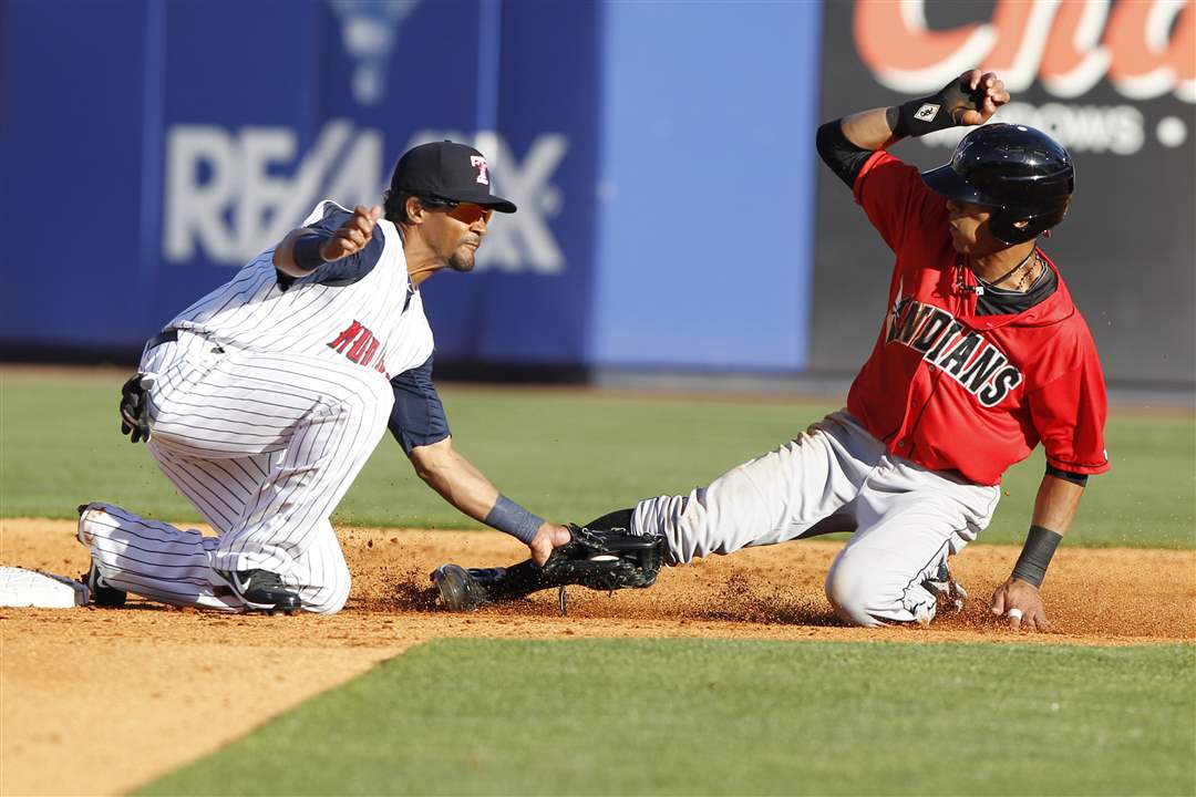 Hens-Patterson-tags-Hernandez