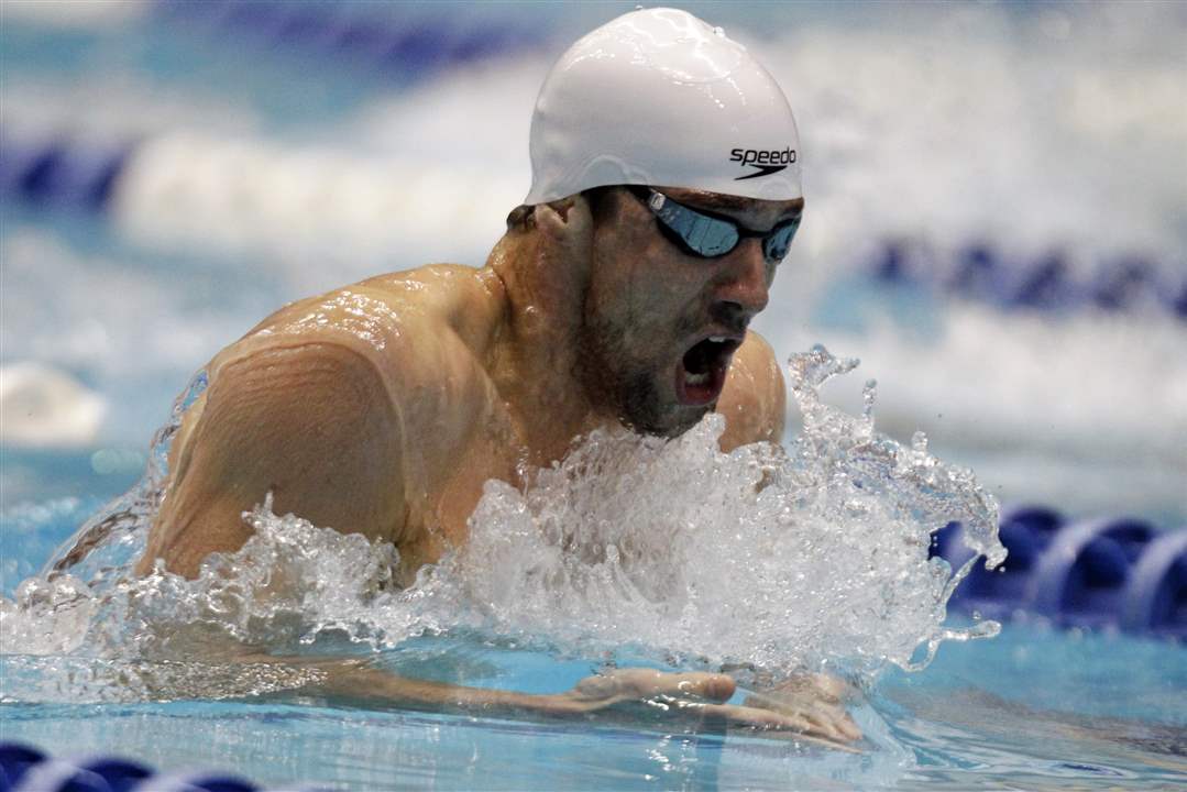 Плавание брассом. Майкл Фелпс брасс. Плавание брасс Фелпс. Swimming стиль брасс. Пловец брассом.