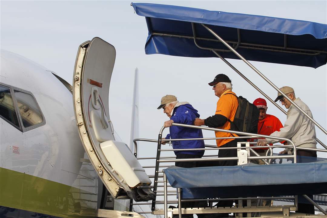 honor-flight-boarding