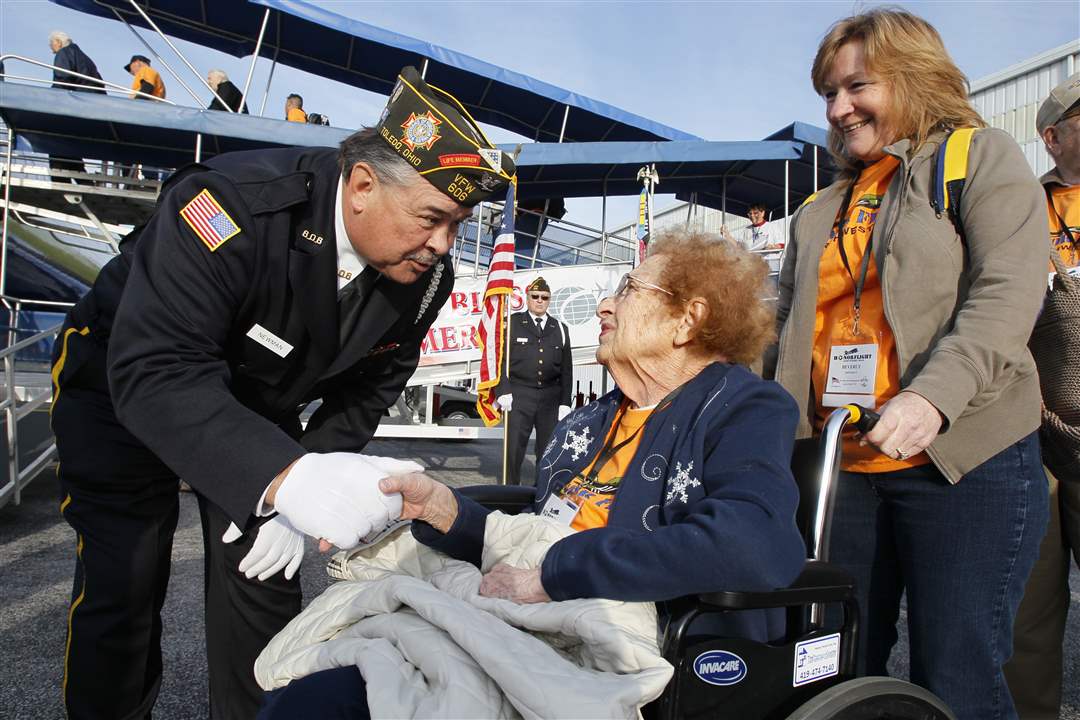 newman-boards-honor-flight