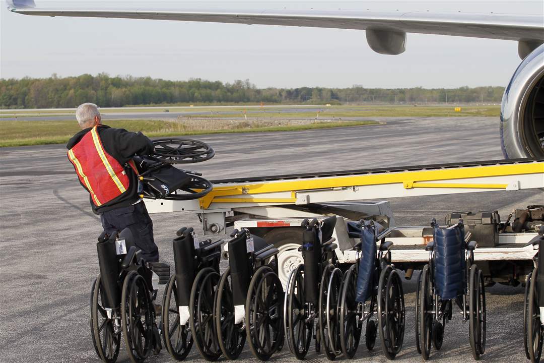 wheelchairs-loaded-honor-flight