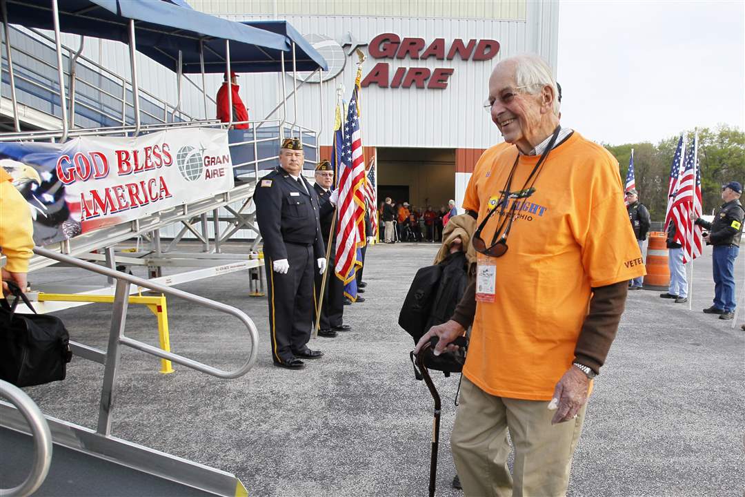 bierly-boards-honor-flight