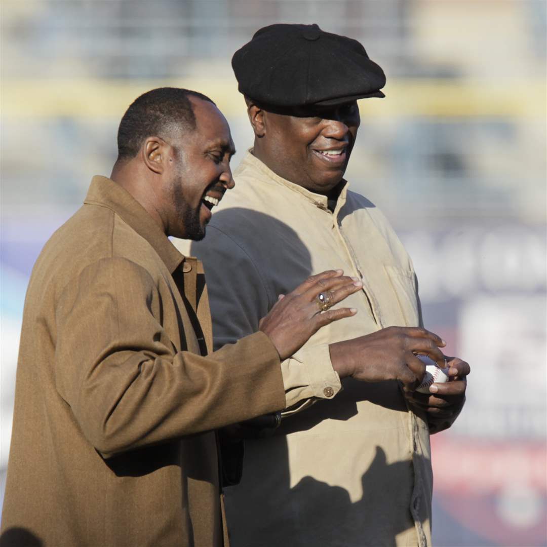 Motor-City-boxing-champion-Tommy-Hearns-left-and-world-champion-Buster-Douglas