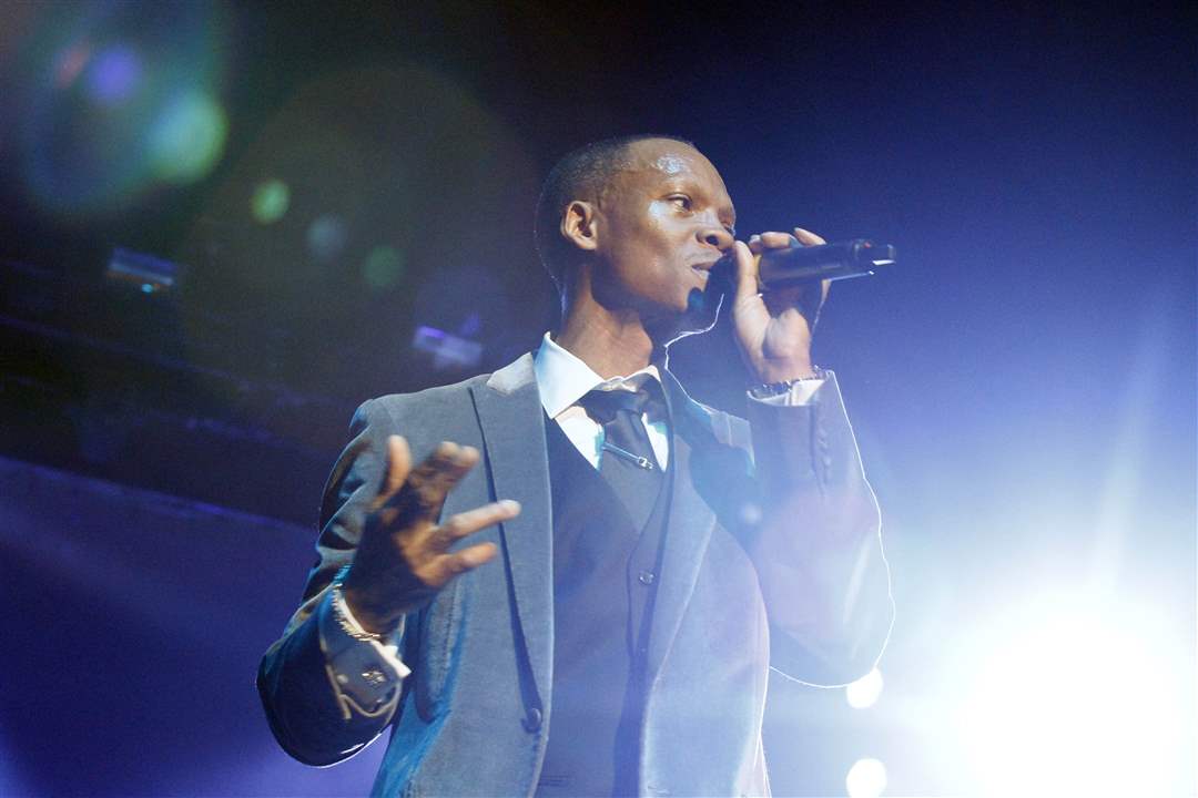 Ronnie-Devoe-introduces-himself-1