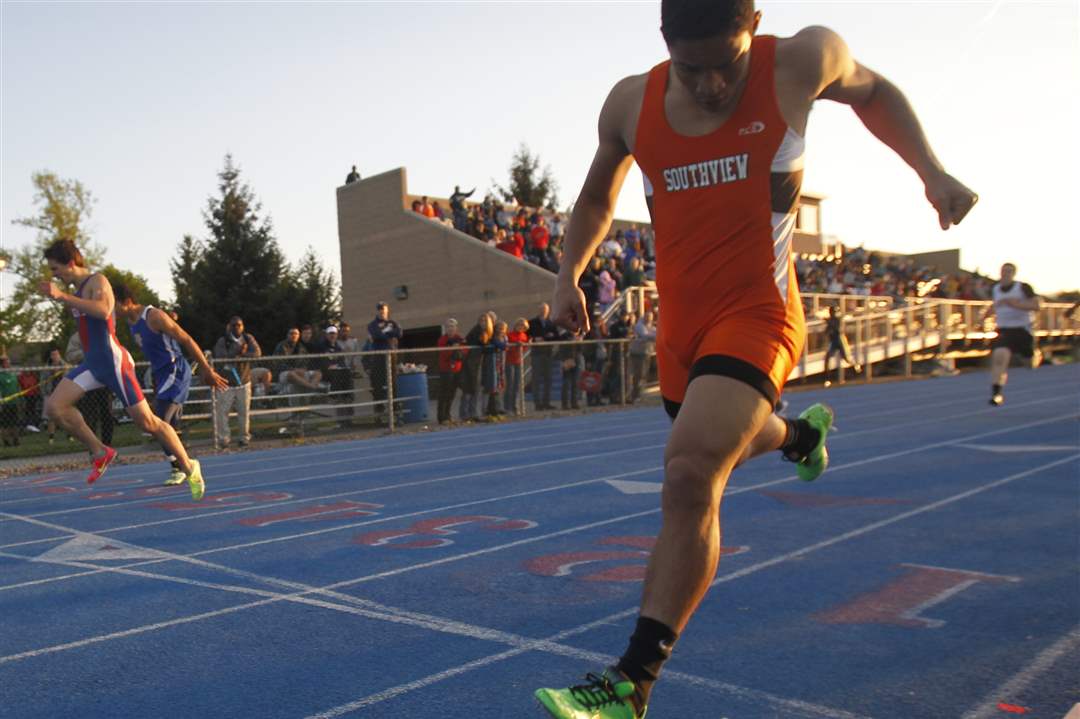 Southview-s-Je-Quillan-Bowers-wins-the-boys-400-meter-dash