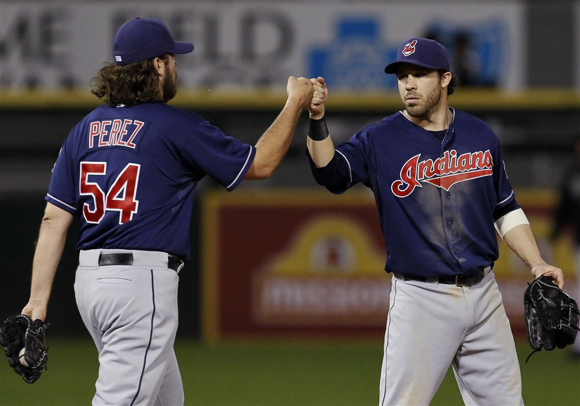 Konerko hits three homers as White Sox beat Tribe