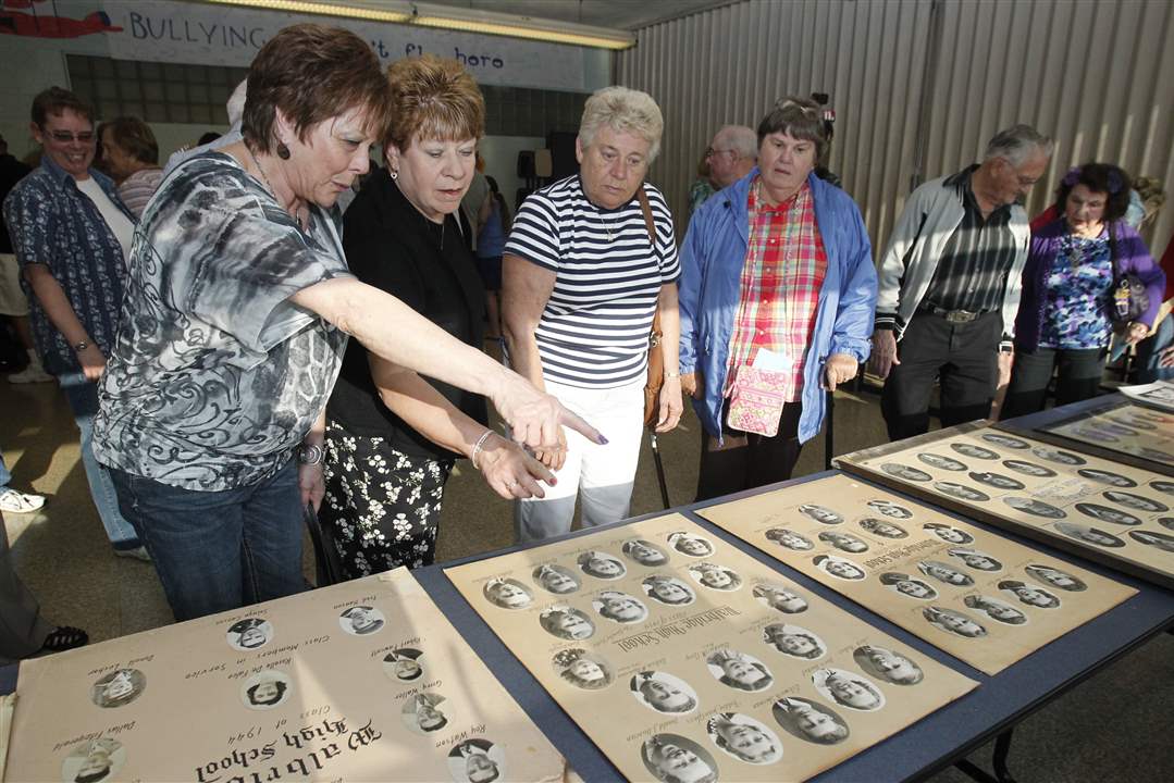 From-left-former-Walbridge-students-Vicki-Sigler-Cheri-Carr-Sandy-Thompson-and-Glennda