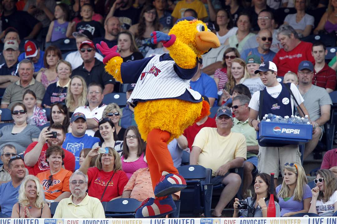 Toledo-Mud-Hens-mascot-Muddy-the-Mud-Hen