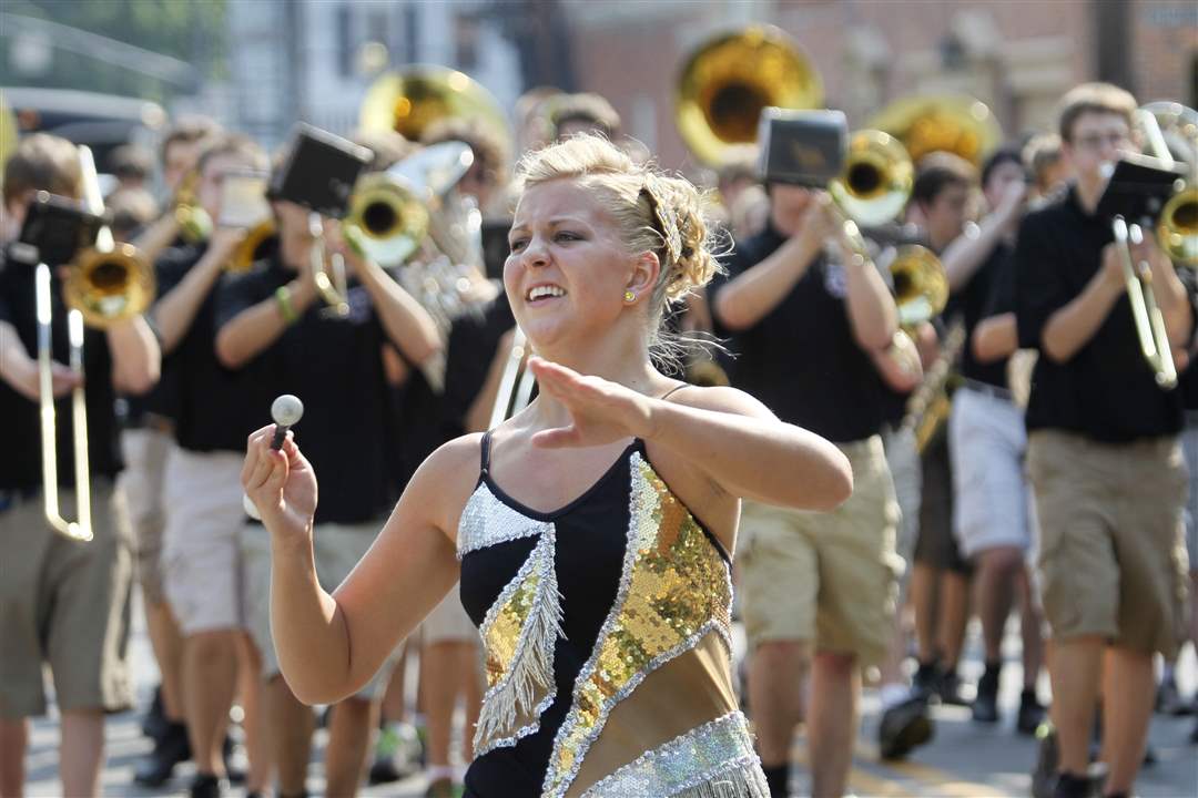 Pburg-parade-Hannah-Williamson