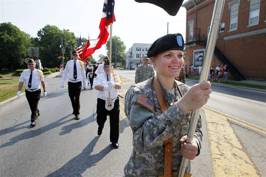 Pburg-parade-Rebecca-Lowe