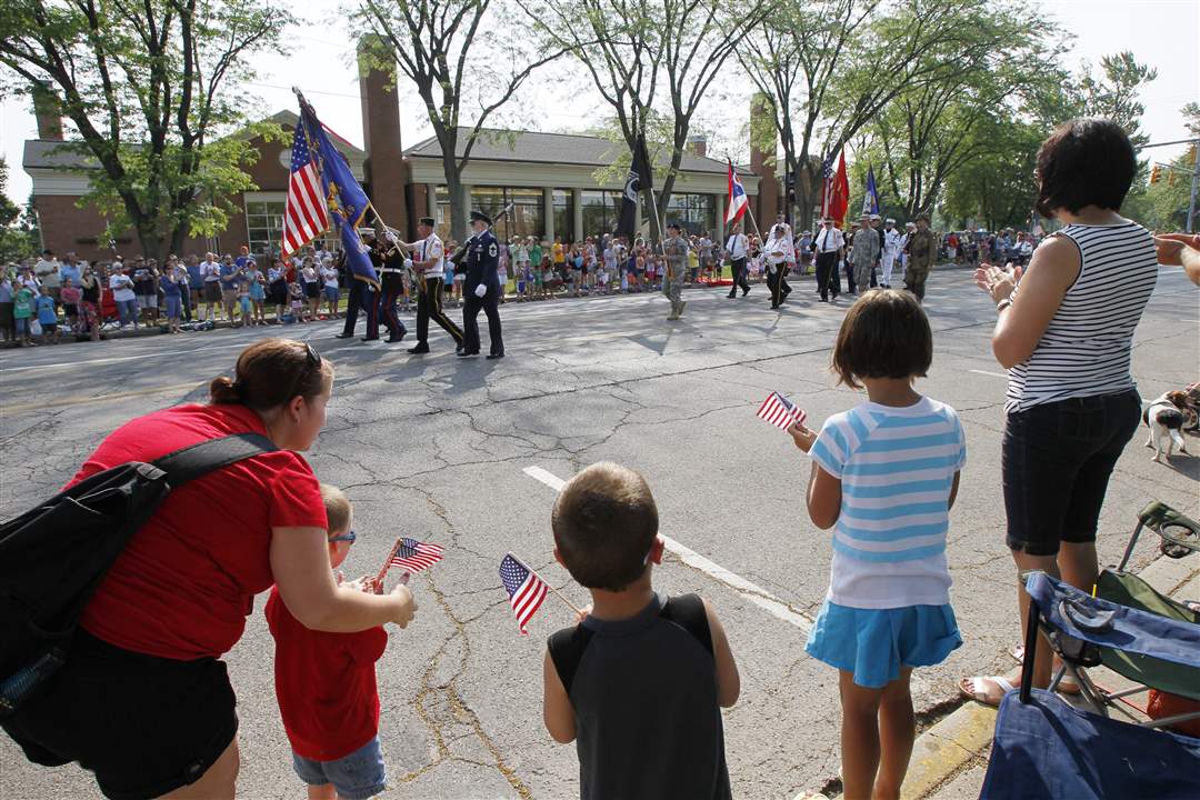 Pburg-parade-color-guard