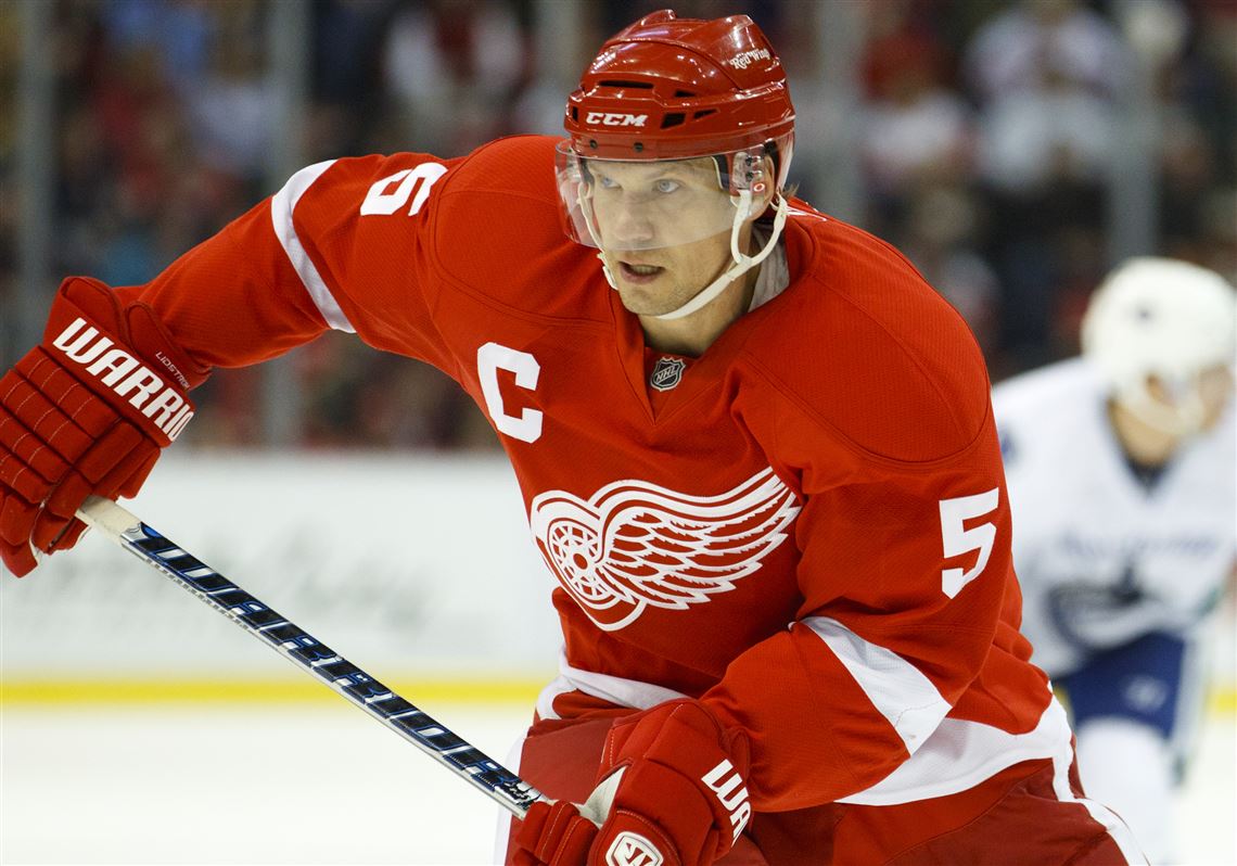 Red Wings' Lidstrom to announce retirement