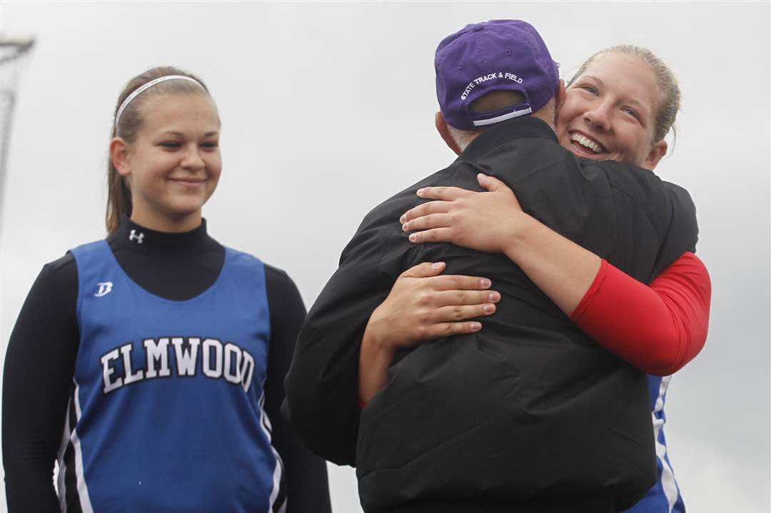 Discus-champ-Alyssa-Gary-second-place-Kori-Reiser