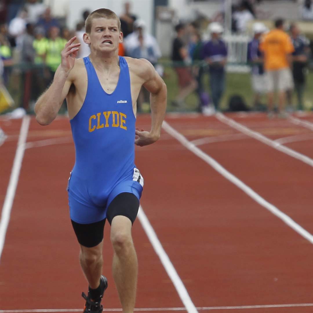 Clyde-Adam-turner-400-meter-dash