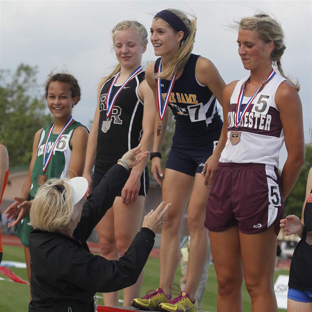 Notre-Dame-Lexi-Aughenbaugh-first-place-medal