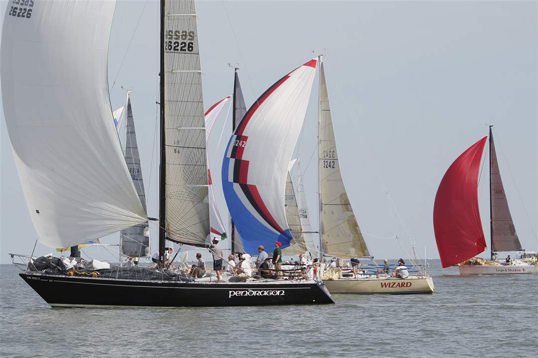 Sailboats-get-underway-at-the-start-of-the-Mills-Trophy-Race-2