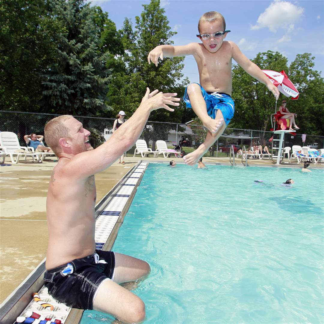 Brad-Raby-tosses-his-son-Gavin-Raby-5