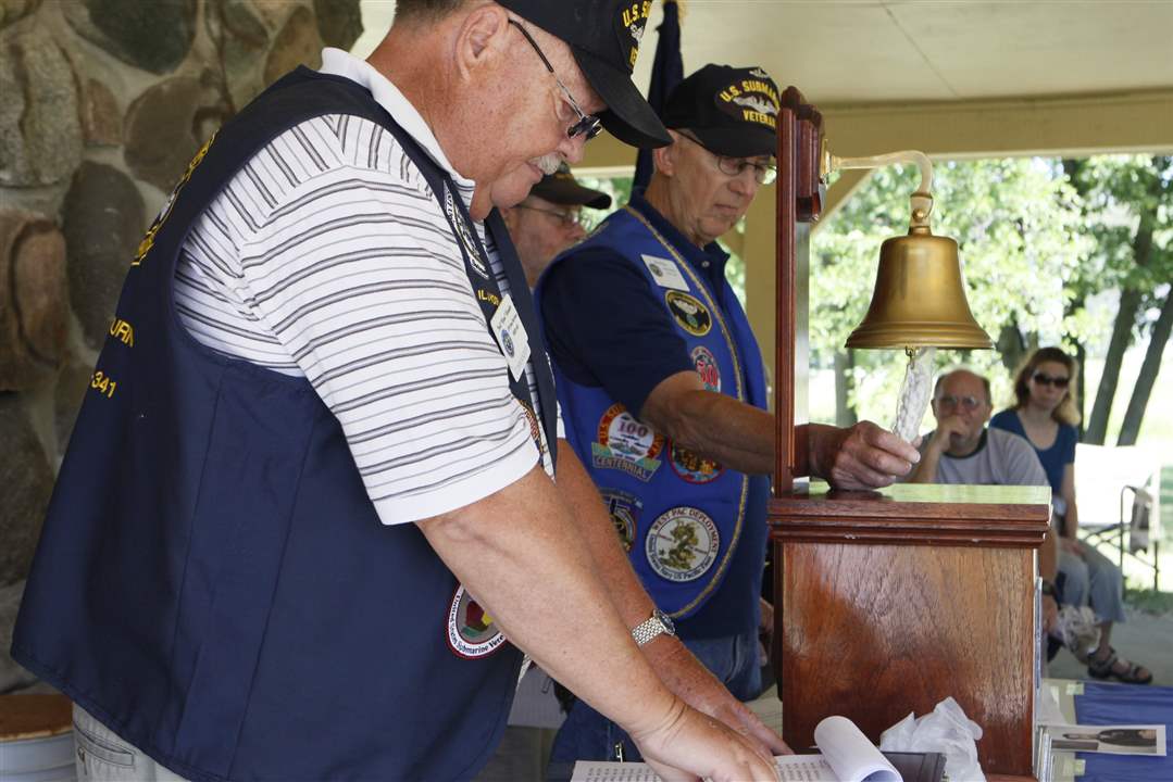 Neil-Hossler-and-Jim-Ping-Tolling-of-the-Boats-Ceremony