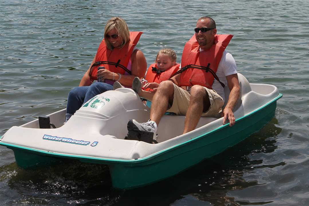 Pedal-boaters-Sara-Briggs-Ava-Carper-Adam-Carper