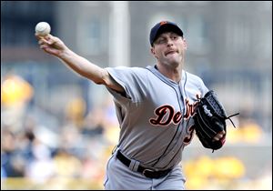 Scherzer plays with heavy heart in loss - Toledo Blade