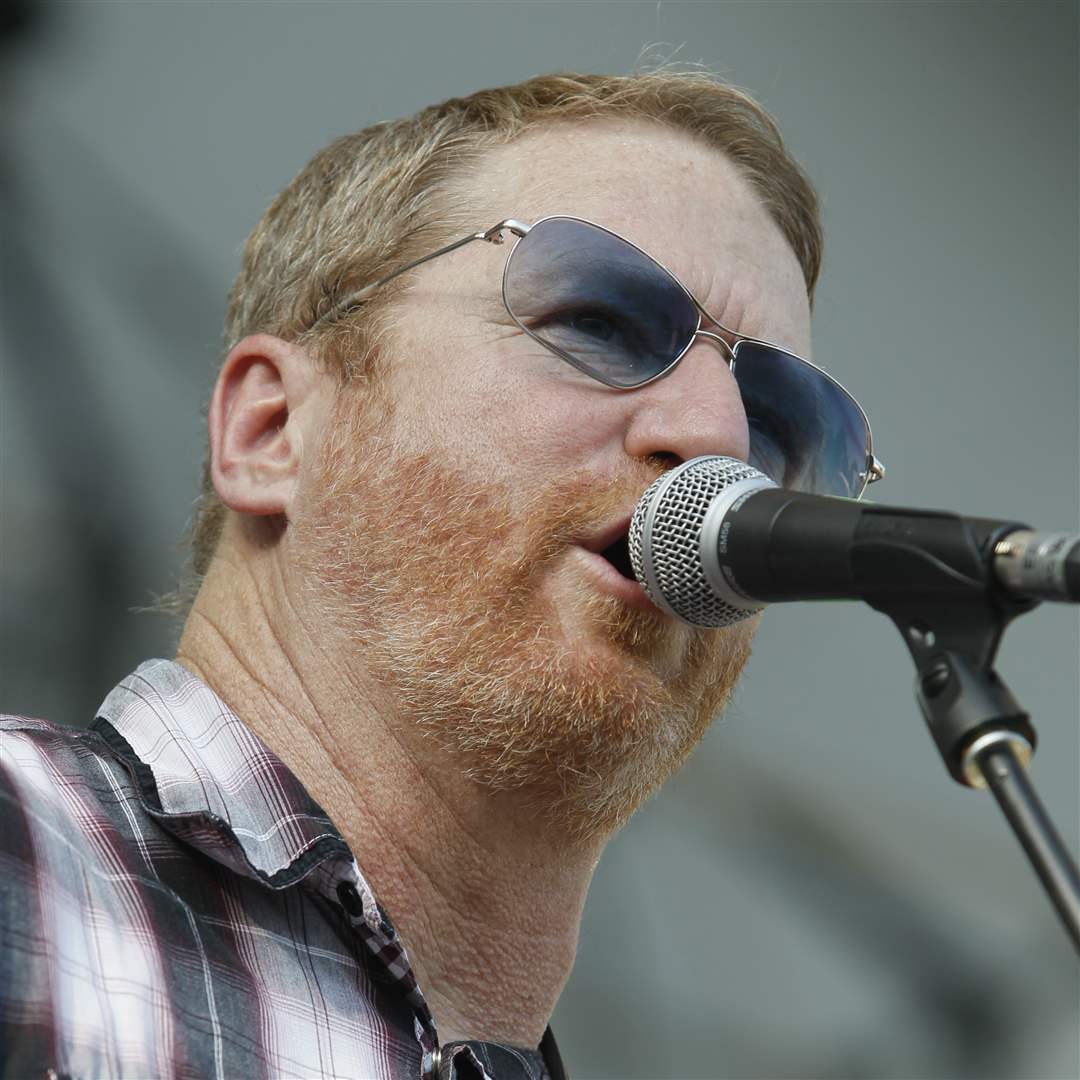 Singer-David-Lowery-of-Cracker-1