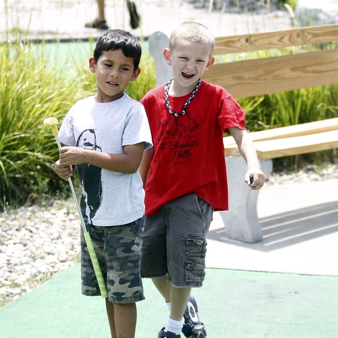 Alex-Spencer-left-and-his-cousin-Avery-Buck-right-from-Toledo