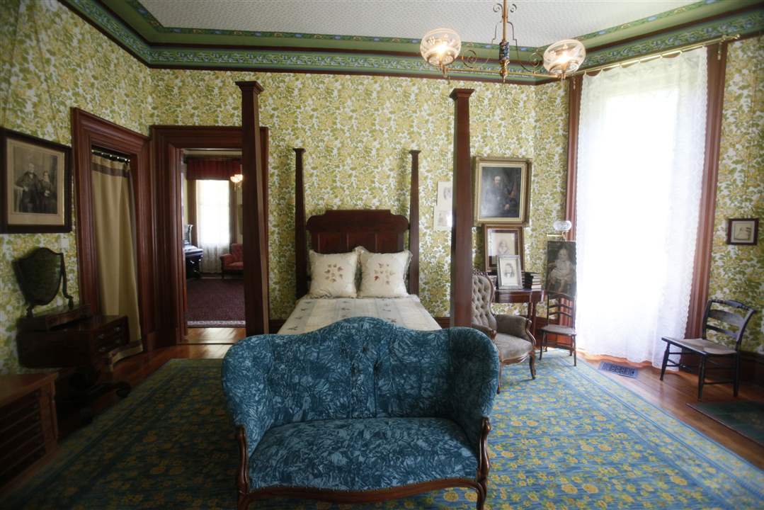 hayes-master-bedroom