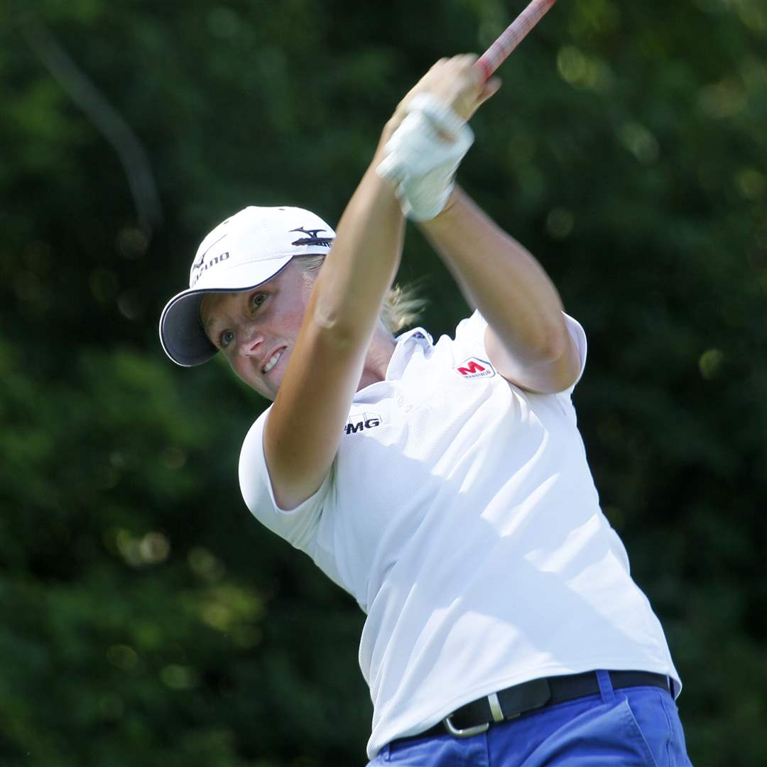 Golfer-Stacy-Lewis-hits-a-tee-shot