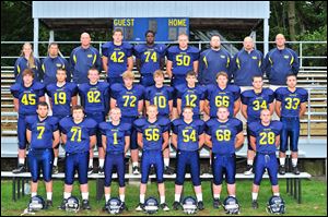 FROM LEFT:
Row 1: Josh Kunz, Kevin Kaufman, Collin Lake, George
Vergote, Joel Holtz, Evan Armistead, Brian Tabbert.
Row 2: Troy Diller, Lucas Shively, Tyler Richardson, Ken
Smiddy, Gabe LaRoy, Zach Perry, Zach Phalen, Tyler Lee,
Jared Kaufman
Row 3: Sam Boland, trainer, John Nagle, assistant, Tom
Eitniear, assistant, Cody Inman, Chris Sims, Austin Morris,
Kris Hoag, assistant, Jason Mensing, head coach, Jay
Gilmore, assistant