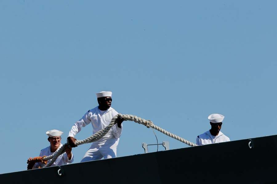 de-wert-sailors-docking