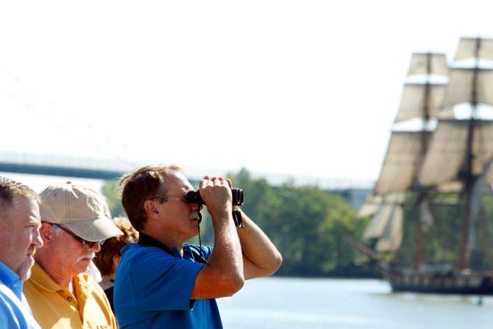 spectators-inational-park-ships