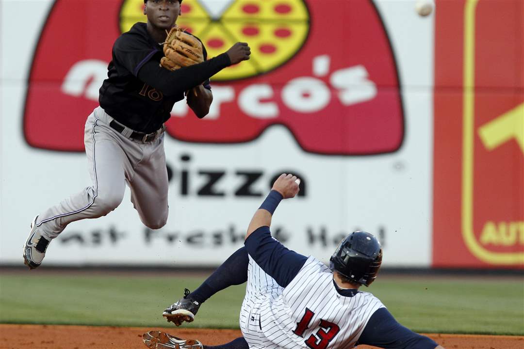 Louisville-Bats-second-baseman-Didi-Gregorius-18-turns-a-double-play