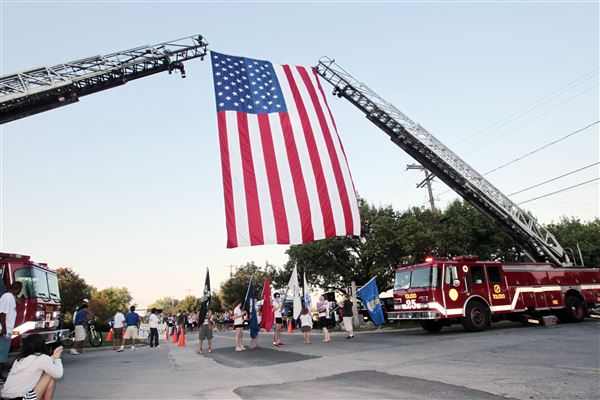 Navy Week adds special touch to Toledo ‘Heroes in Action' race - The Blade