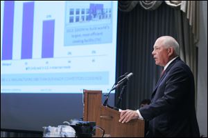 Whirlpool Corp. CEO Jeff Fettig addresses  the Toledo Rotary Club.