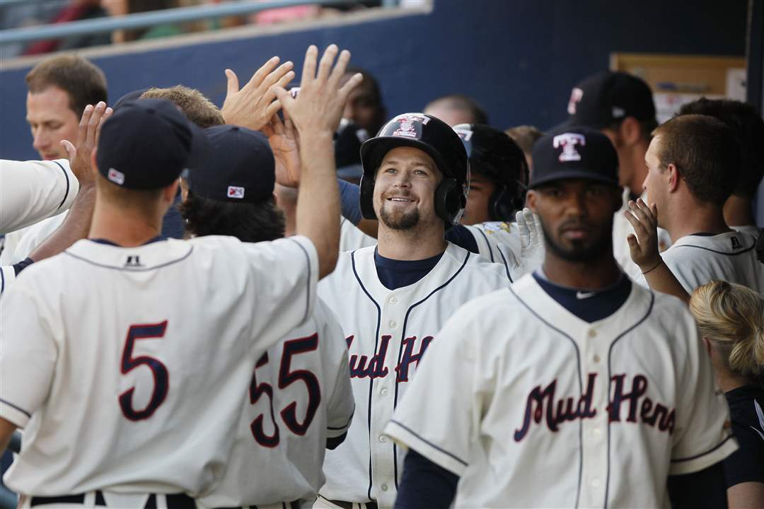 head-greeted-in-dugout-hens