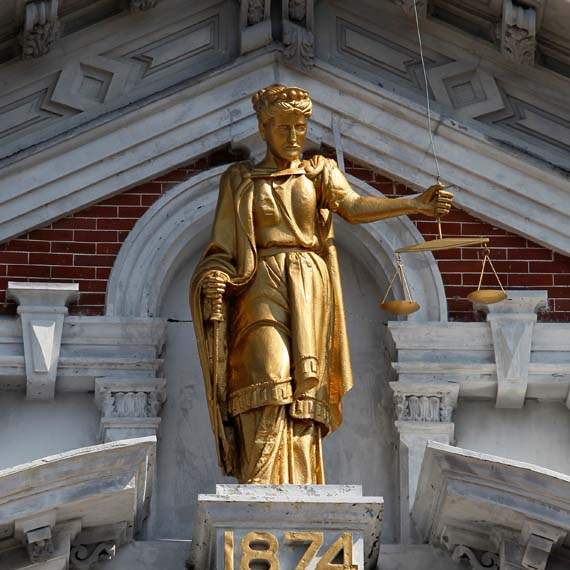 Van-Wert-Courthouse-statue