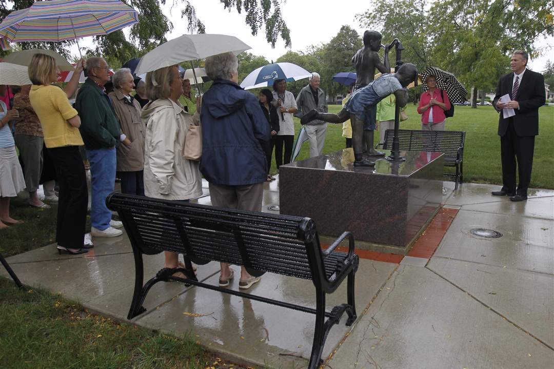 superintendent-bench-dedication