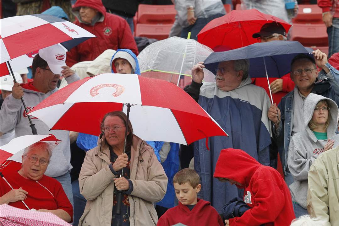 SPT-centralfindlay22p-umbrella