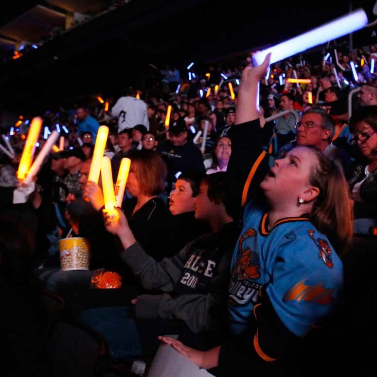 Walleye-fans-cheer