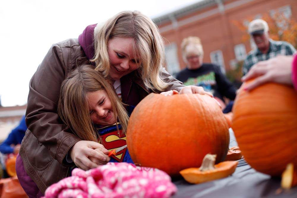 Pumpkin-carving-Dakota-Carlson